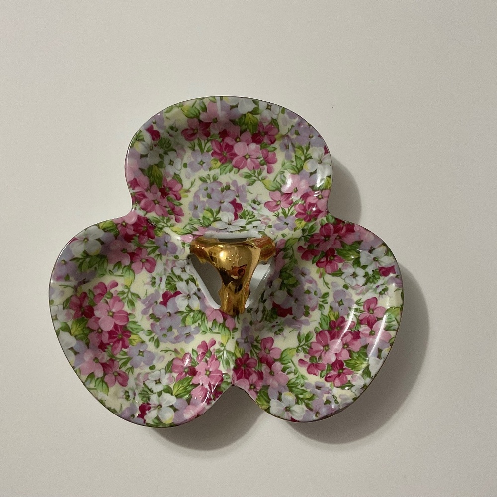 VTG SHAFFORD FLORAL CHINTZ 3 SECTION RELISH TRAY W/GOLD CENTER OPALESCENT
